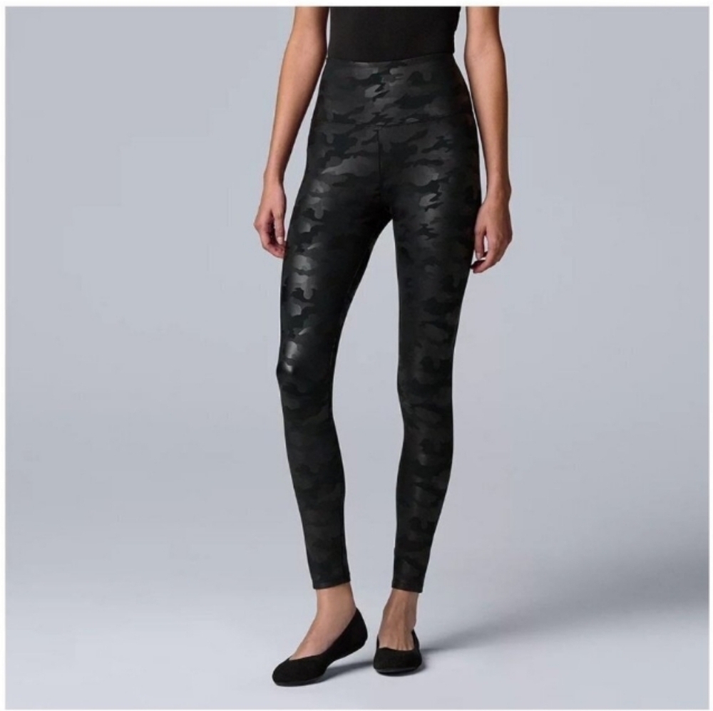 Simply Vera Wang Womens Black Camo High Rise Faux Leather Leggings Sz L NWT